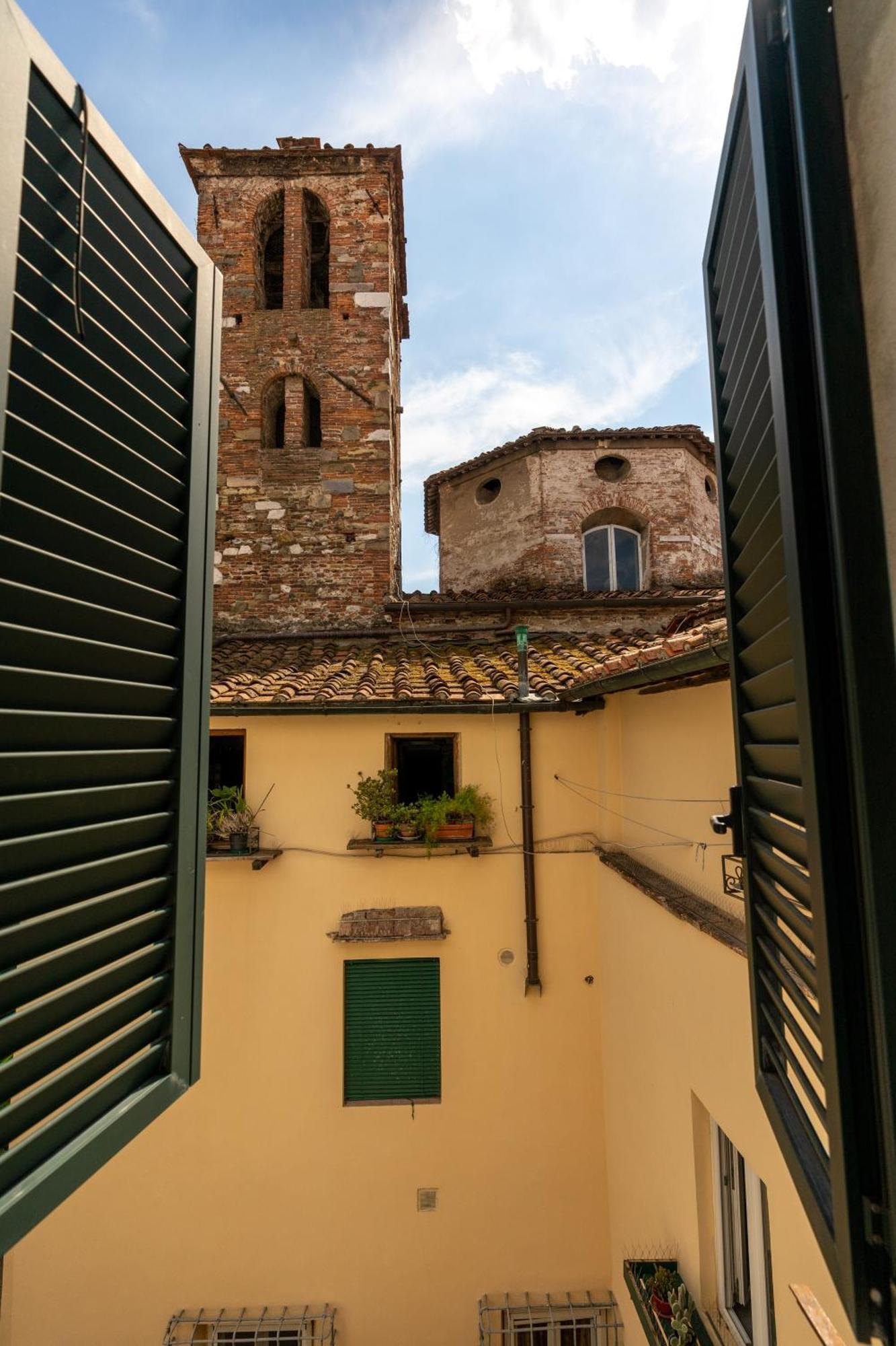 דירות Historic Apt In The Center Of Lucca With Balcony מראה חיצוני תמונה