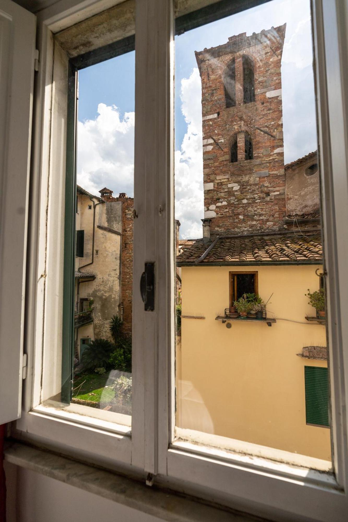 דירות Historic Apt In The Center Of Lucca With Balcony מראה חיצוני תמונה