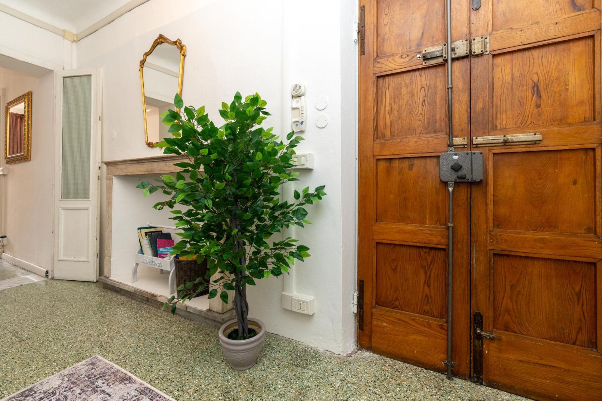 דירות Historic Apt In The Center Of Lucca With Balcony מראה חיצוני תמונה